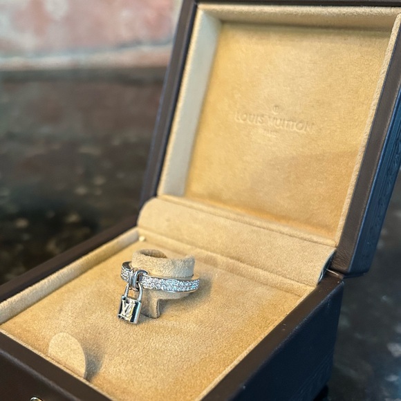 Louis Vuitton Berg Lockit Ring K18Wg Diamond #52 Size 6 - Picture 3 of 11